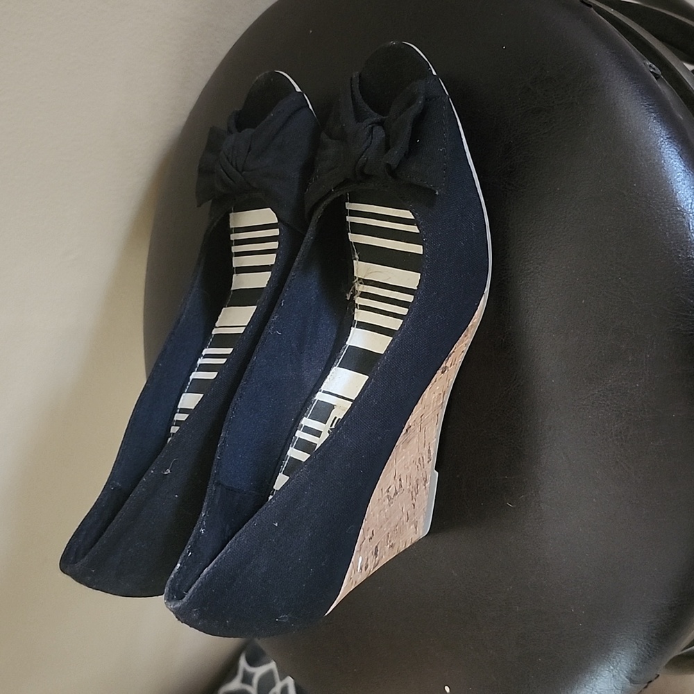 Black amd cork wedges